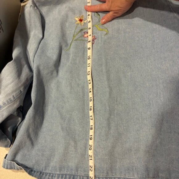 Coldwater Creek Lightweight Light Wash Embroidered Denim Shirt Jacket Size L - Picture 8 of 12